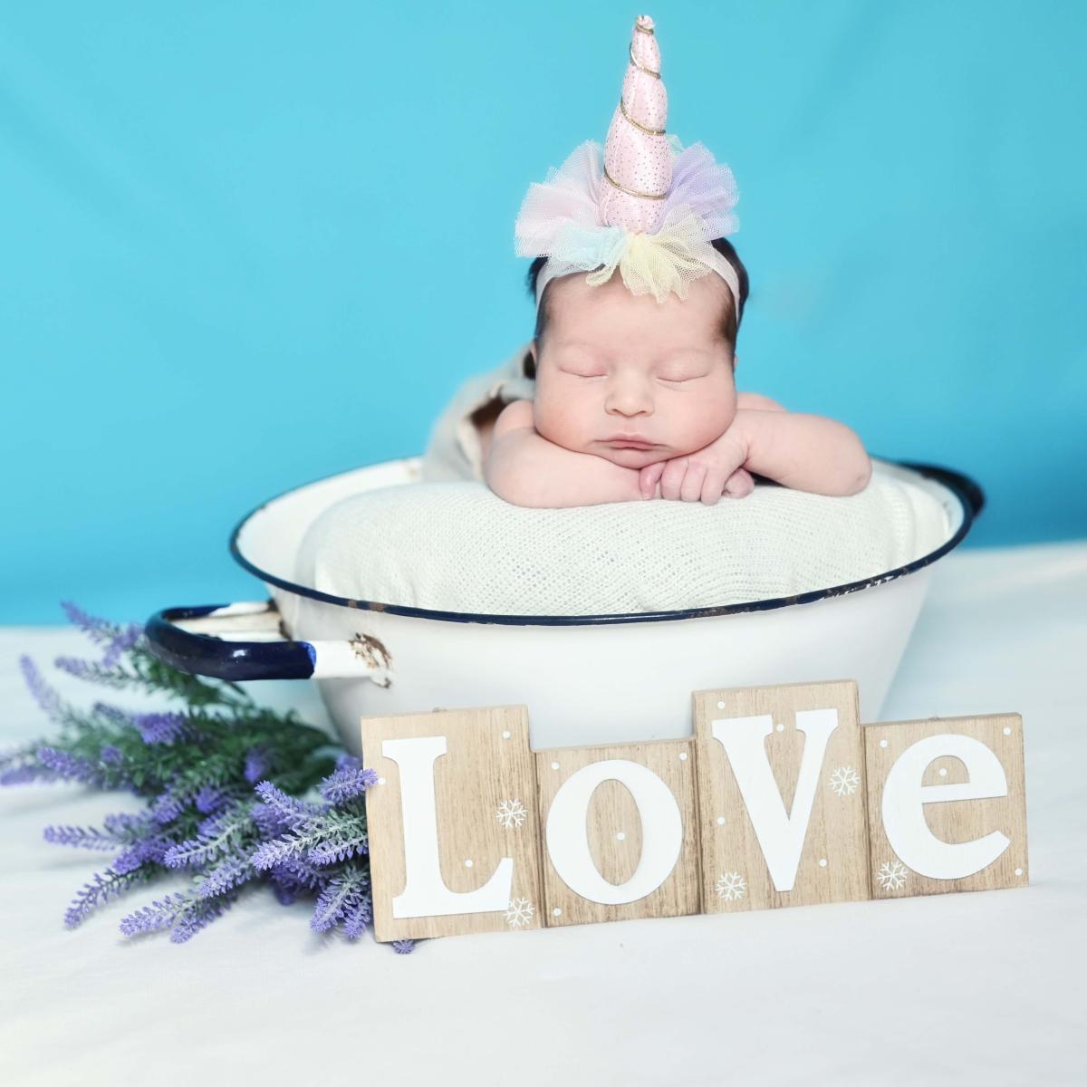 Fotografia noworodkowa- Czesława Włuka- Pani o czerwonych włosach