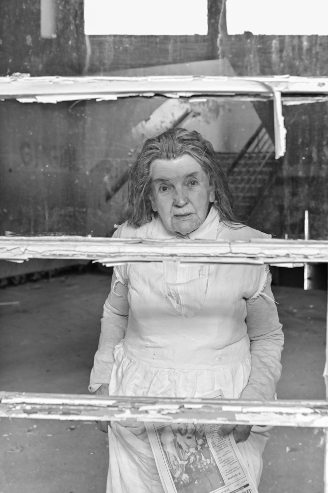 Fotografia dokumentalna- Czesława Włuka- Pani o czerwonych włosach