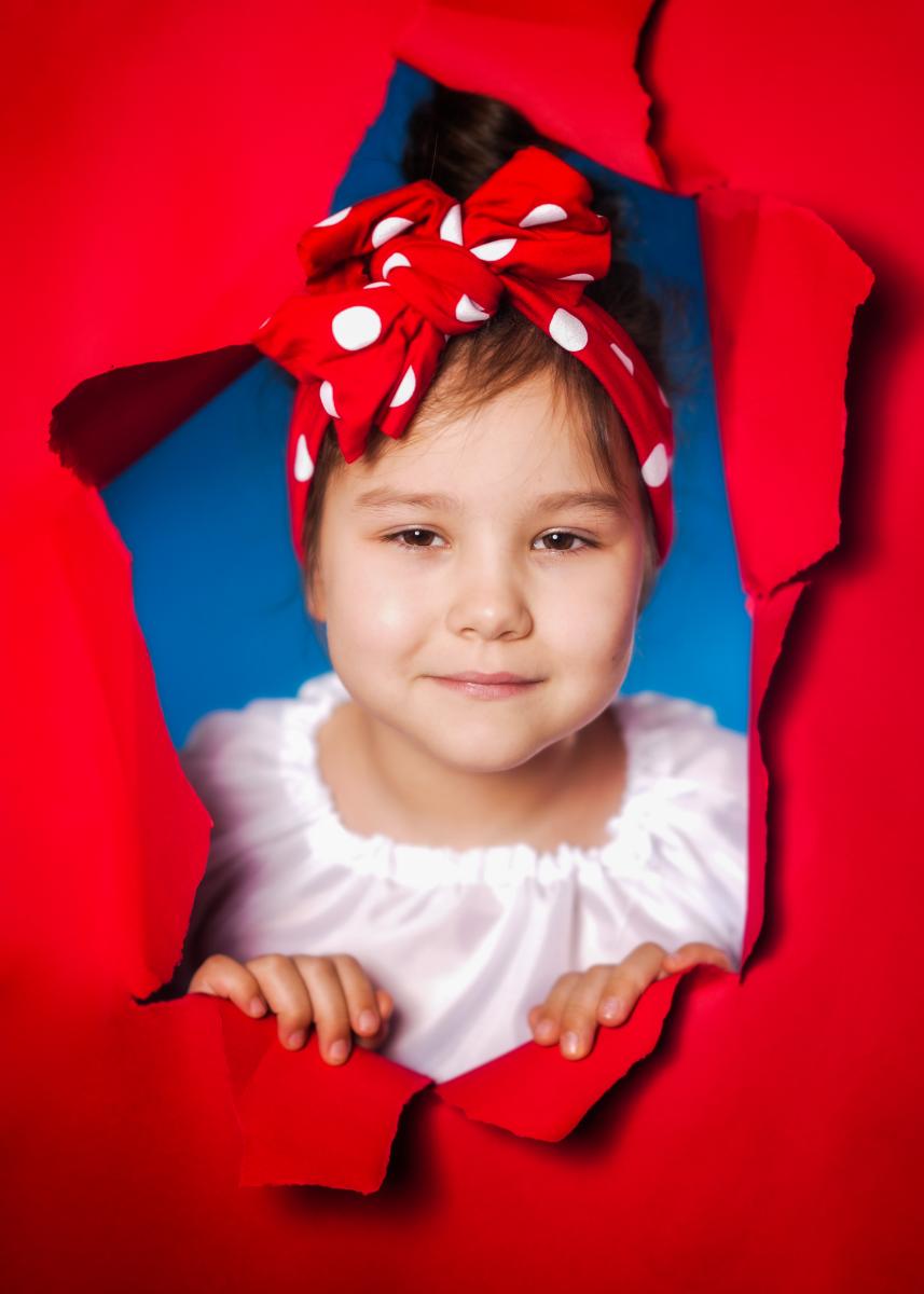 Fotografia portretowa, studyjna- Czesława Włuka- Pani o czerwonych włosach