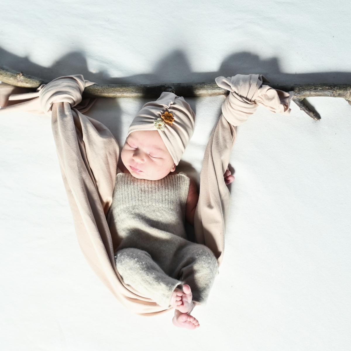 Fotografia noworodkowa- Czesława Włuka- Pani o czerwonych włosach