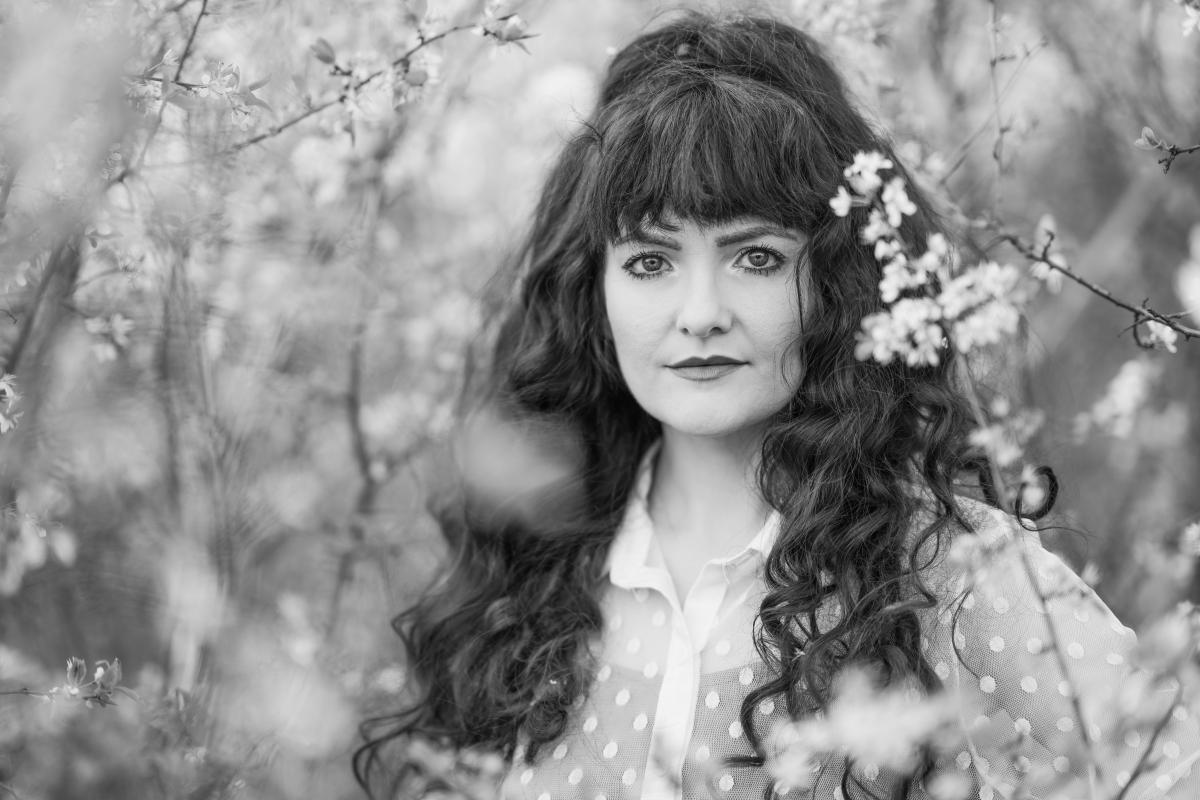 Fotografia portretowa- Czesława Włuka- Pani o czerwonych włosach