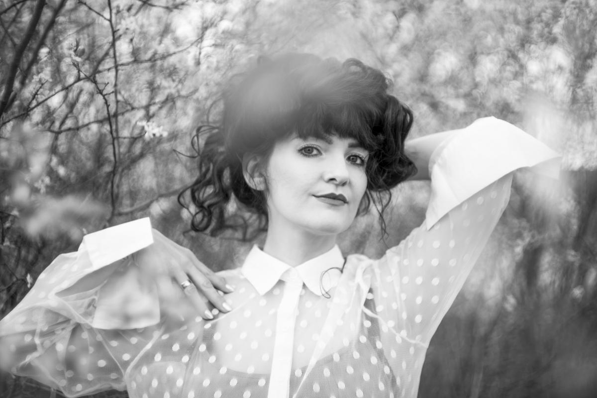 Fotografia portretowa- Czesława Włuka- Pani o czerwonych włosach