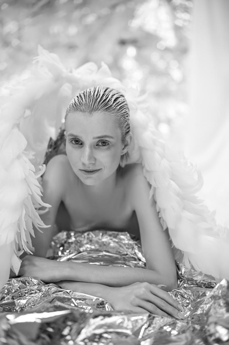 Fotografia portretowa, studyjna- Czesława Włuka- Pani o czerwonych włosach