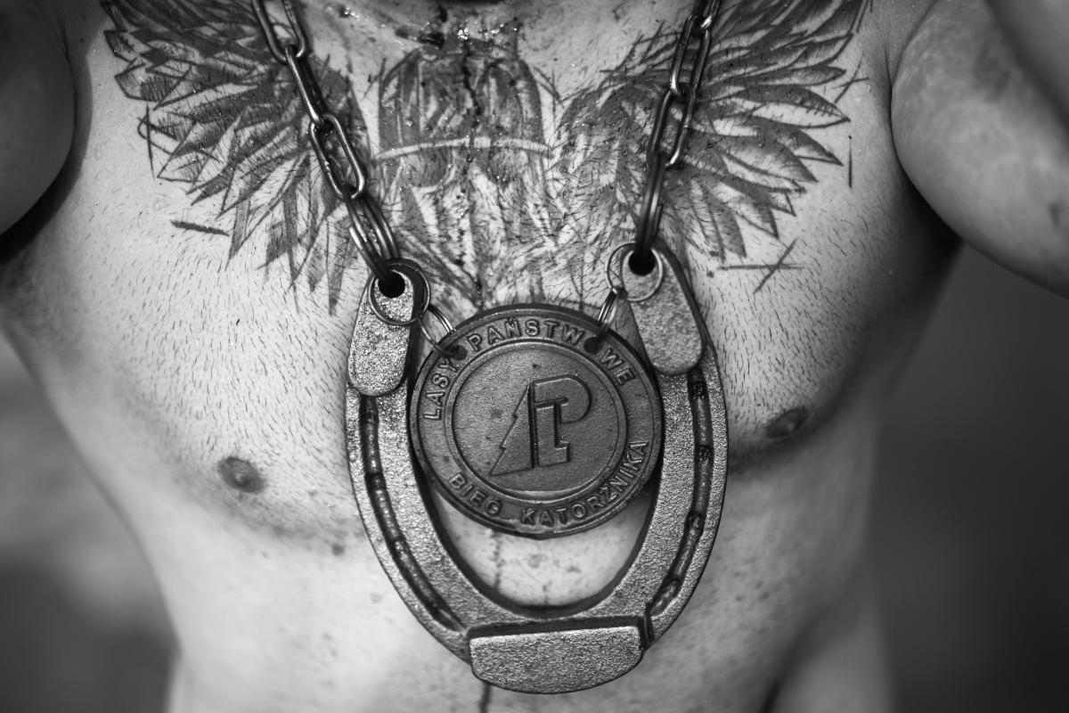 Fotografia reportażowa, Katorżnik- Czesława Włuka- Pani o czerwonych włosach