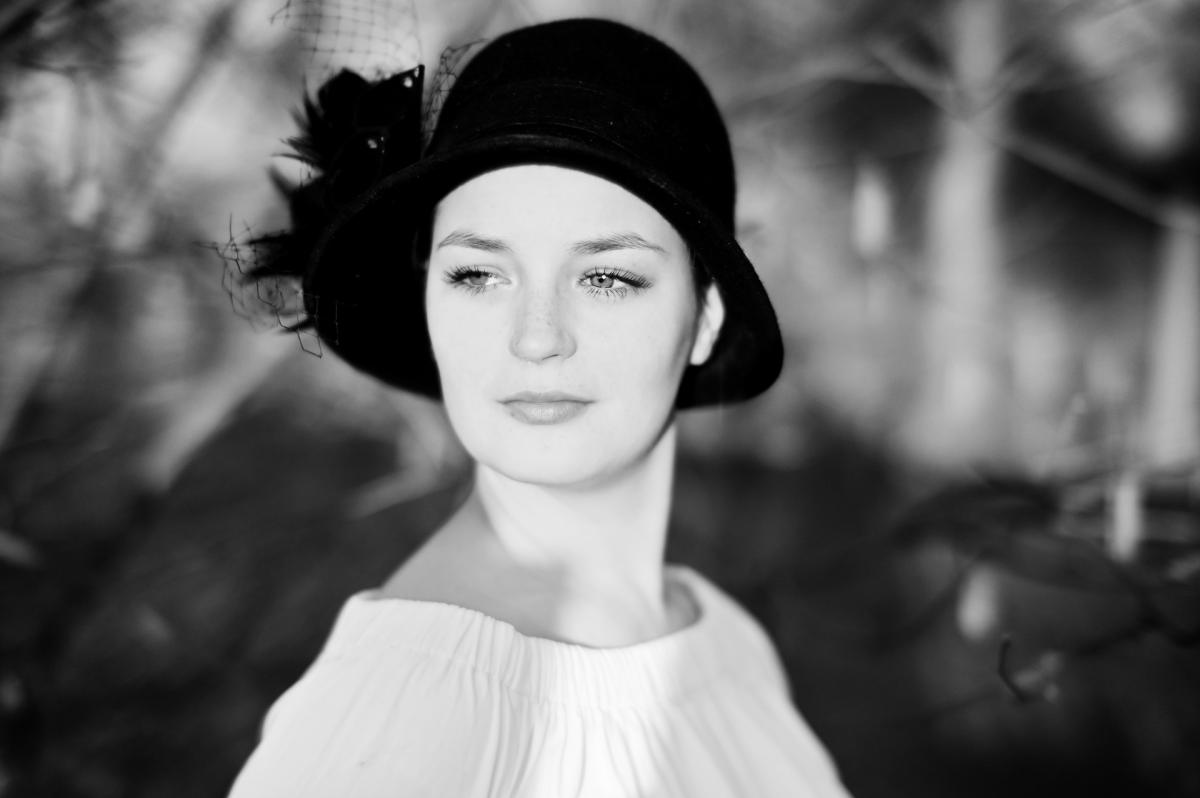 Fotografia portretowa- Czesława Włuka- Pani o czerwonych włosach