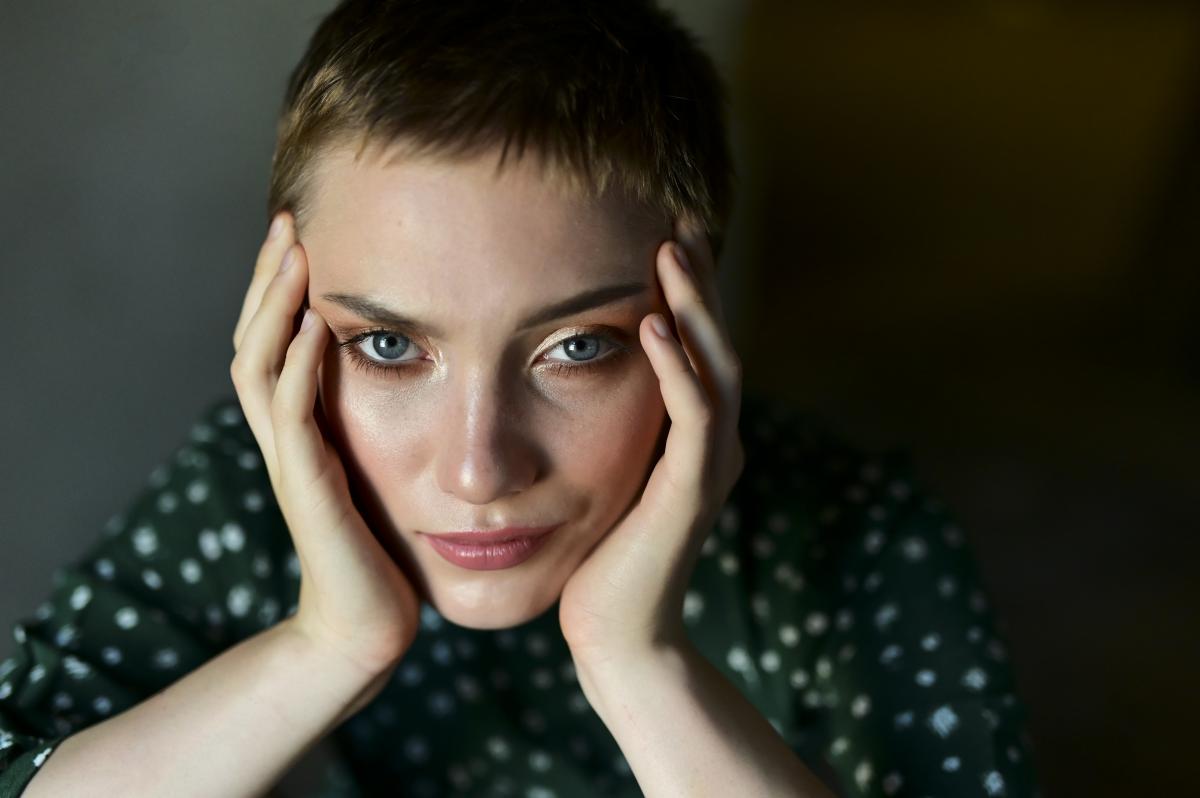 Fotografia portretowa- Czesława Włuka- Pani o czerwonych włosach